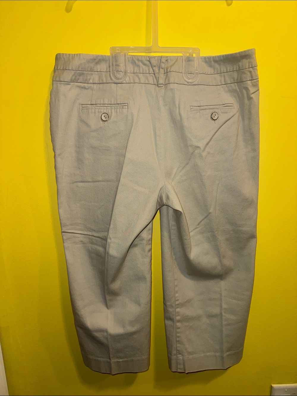 New Directions EUC Khaki Capris - Picture 7 of 9